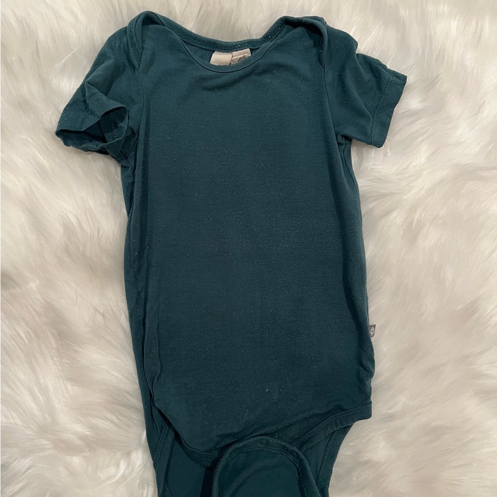Kyte BABY Onesie in Green. Bodysuit. 18-24 Months